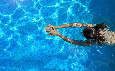 Com mantenir neta i cristal·lina l’aigua de la teva piscina
