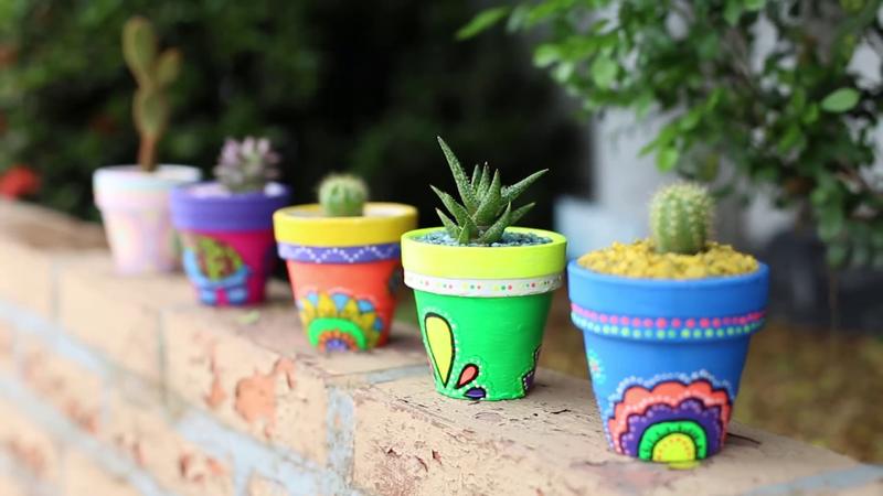 Ideas para decorar macetas y jardineras